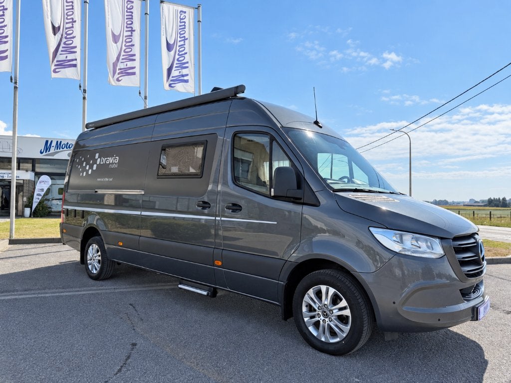 Bravia Mobil Swan 699 | Amper 14.000km | Mercedes 150pk Aut., Caravanes & Camping, 6 à 7 mètres, Entreprise, Mercedes-Benz, Diesel