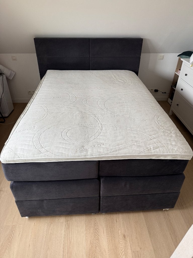 Boxspring, Ophalen, Grijs, 140 cm, Zo goed als nieuw