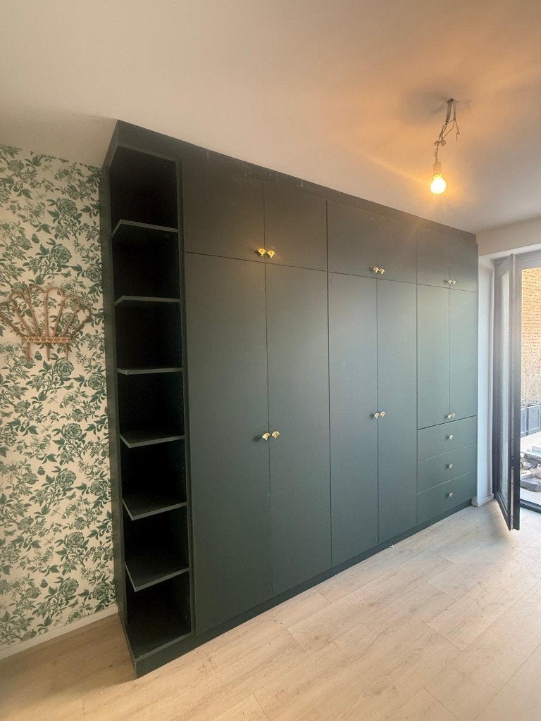 Kledij en garderobe op maat, Huis en Inrichting, Ophalen, Nieuw