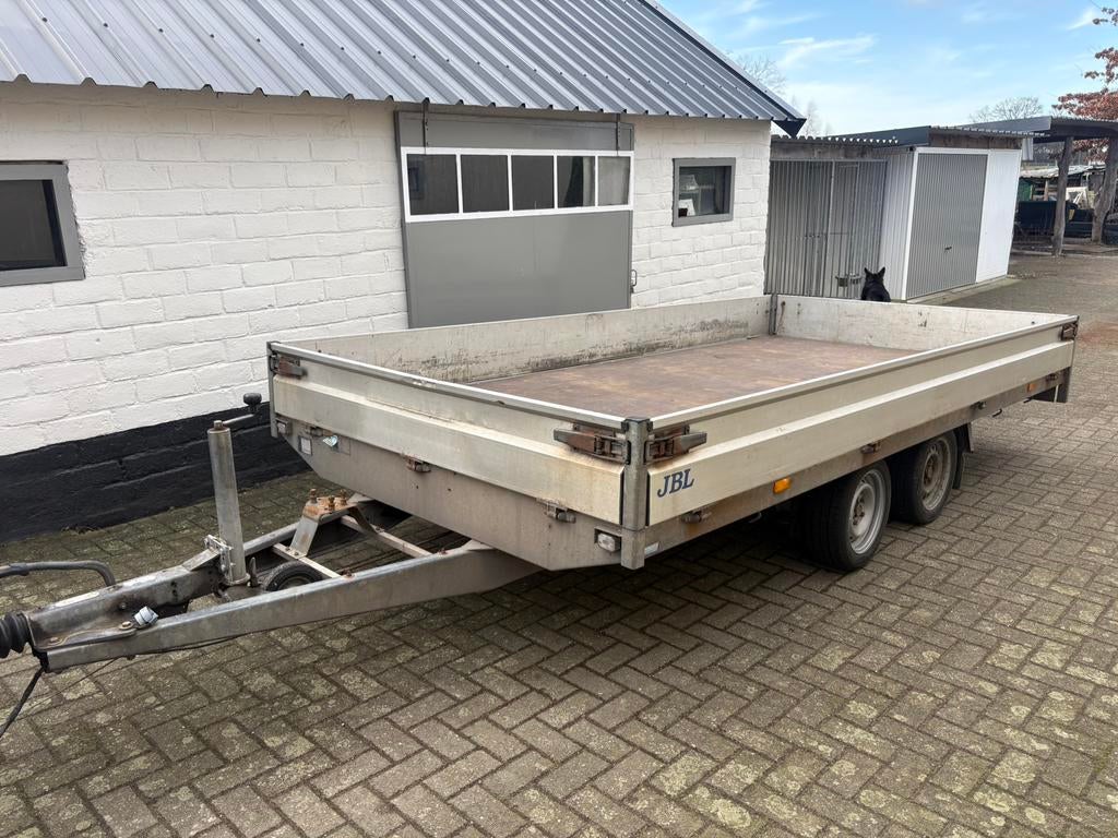 Dubbelas aanhangwagen hapert, Ophalen, Gebruikt