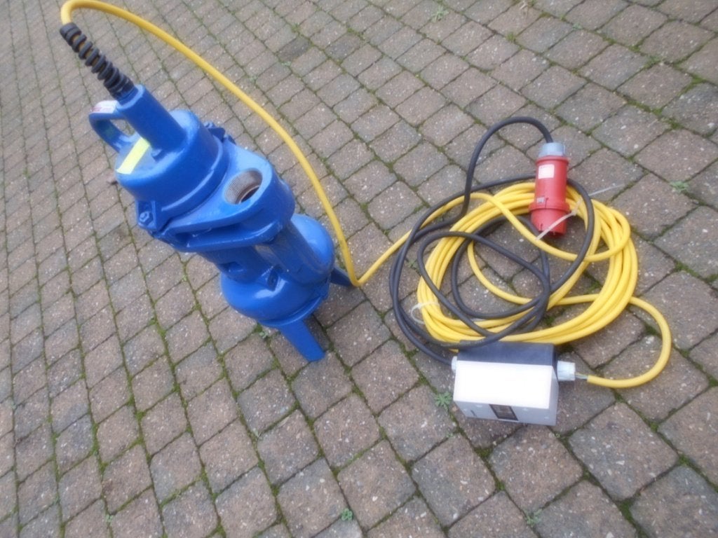 nieuwe HIDROSTAL pomp, Zakelijke goederen, Machines en Bouw | Pompen en Compressoren, Ophalen