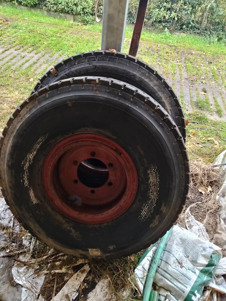 Pneus sur jantes, roues avec pneus, Michelin, Enlèvement
