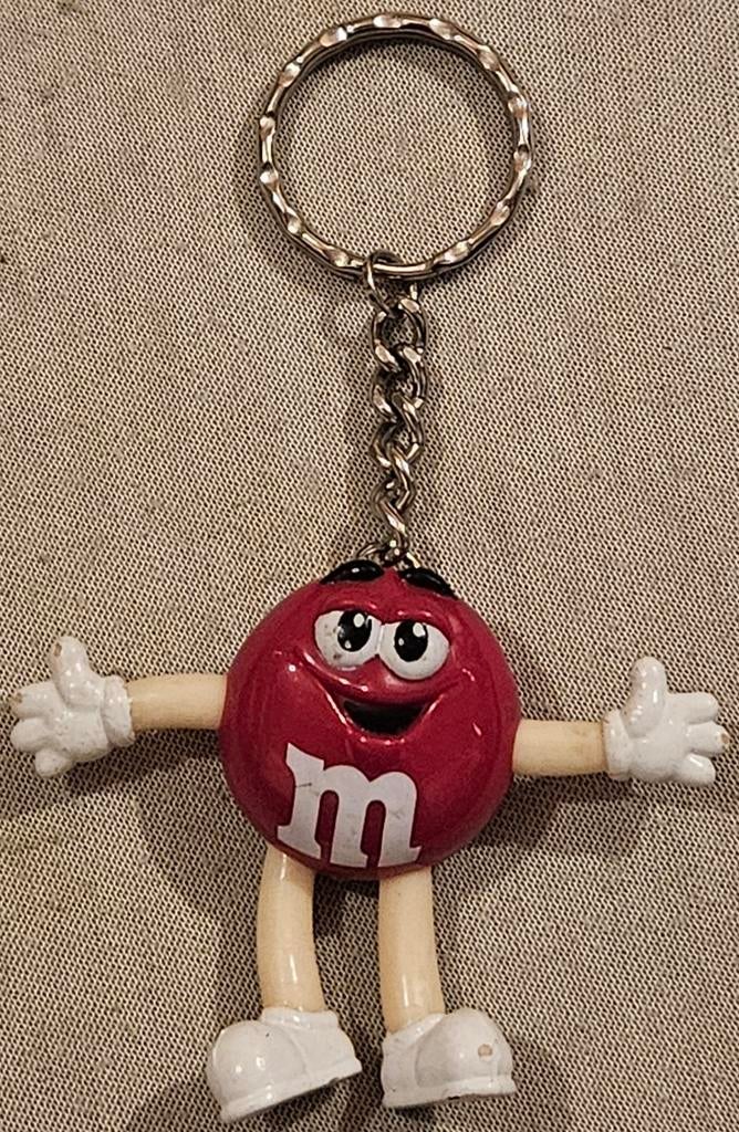 Porte-clés vintage rouge M&M
C'est un rouge,, Collections, Porte-clés, Enlèvement ou Envoi