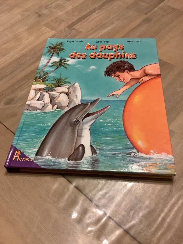 Livre Au pays des dauphins Hemma, Livres, Enlèvement ou Envoi, Fiction, Hemma, Comme neuf