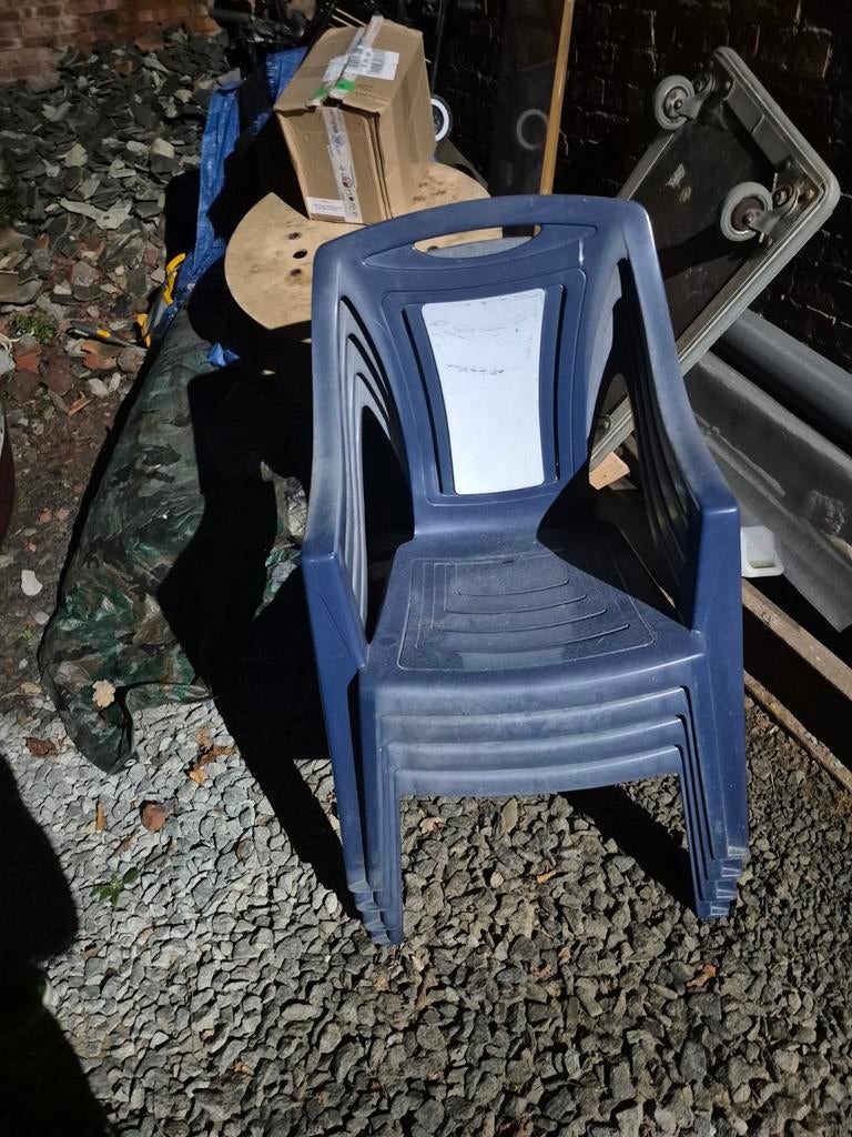 plastic buitenstoel, Huis en Inrichting, Stoelen, Ophalen, Blauw