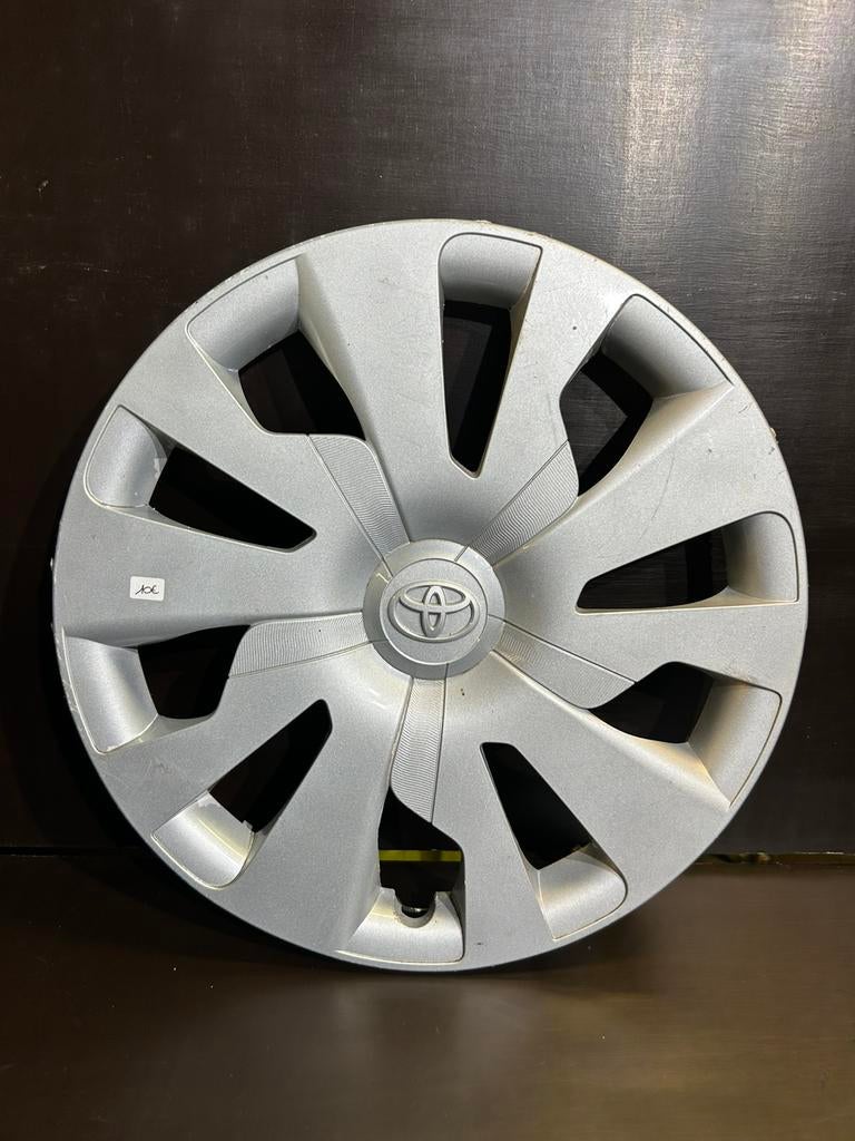 1 enjoliveur toyota yaris aygo corolla verso 15", Autos : Divers, Enjoliveurs, Enlèvement ou Envoi, Utilisé