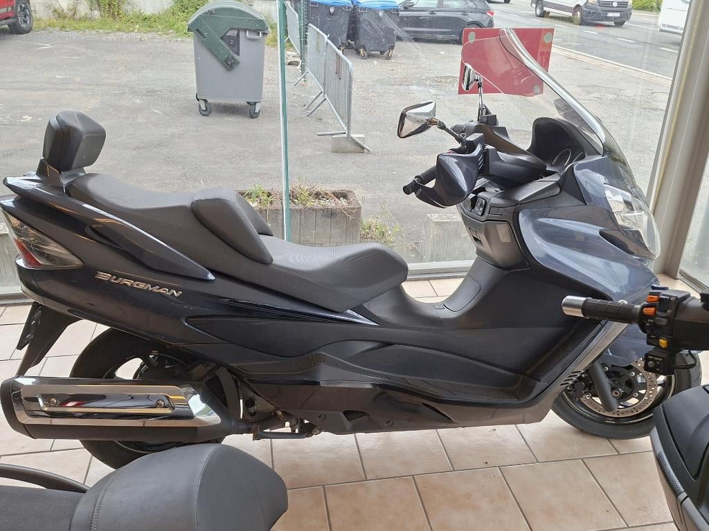 Scooter Burgman 400 Suzuki, Motoren, Ophalen, 2 cilinders, Meer dan 35 kW