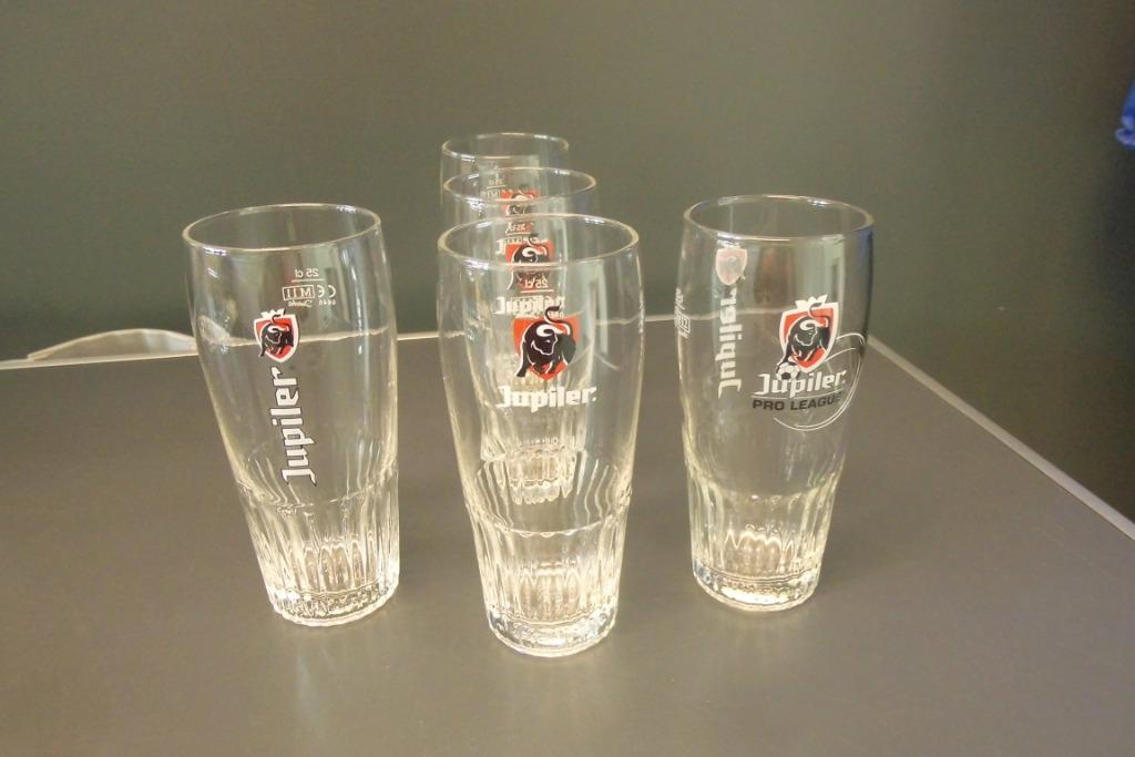 8 bierglazen, Verzamelen, Glas en Drinkglazen, Zo goed als nieuw, Bierglas, Ophalen of Verzenden