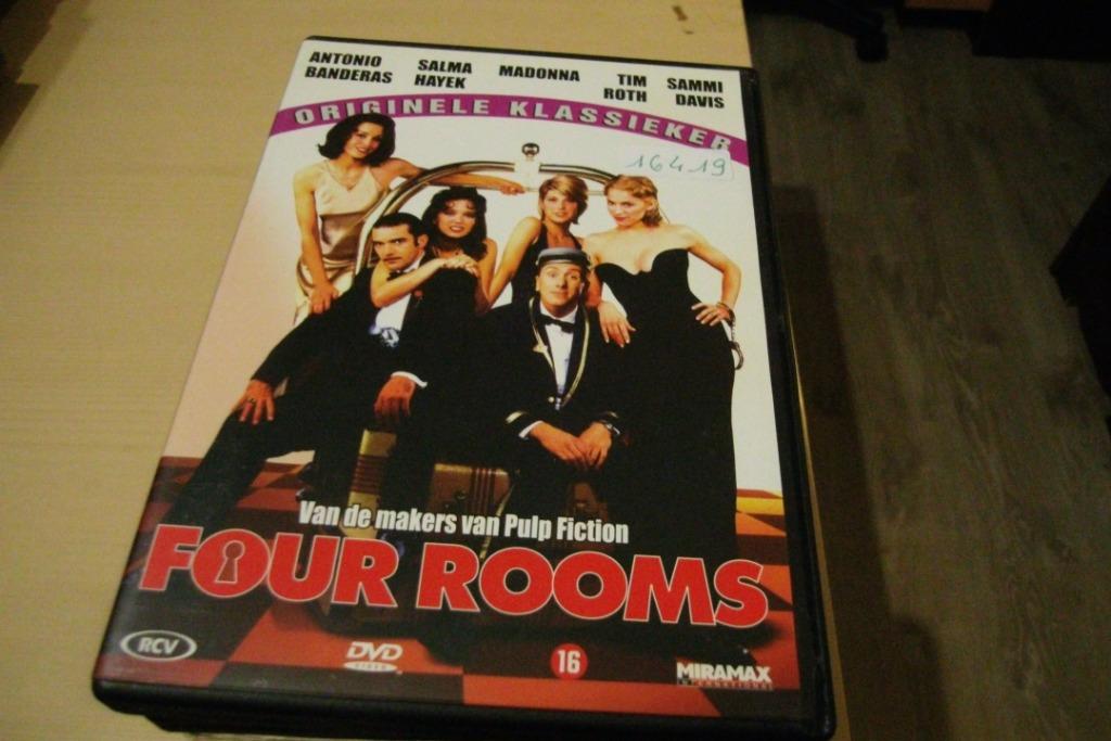 four rooms, Enlèvement ou Envoi