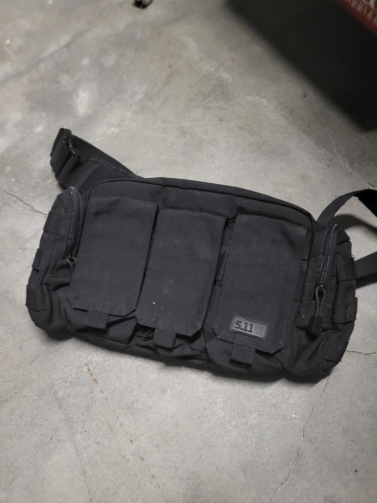 Sac de tir 5.11 noir avec pochette pour chargeur 5.56., Enlèvement