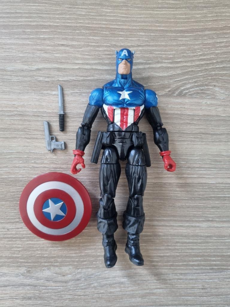 Marvel Legends Captain America Bucky Barnes (2012), Verzamelen, Ophalen of Verzenden, Zo goed als nieuw