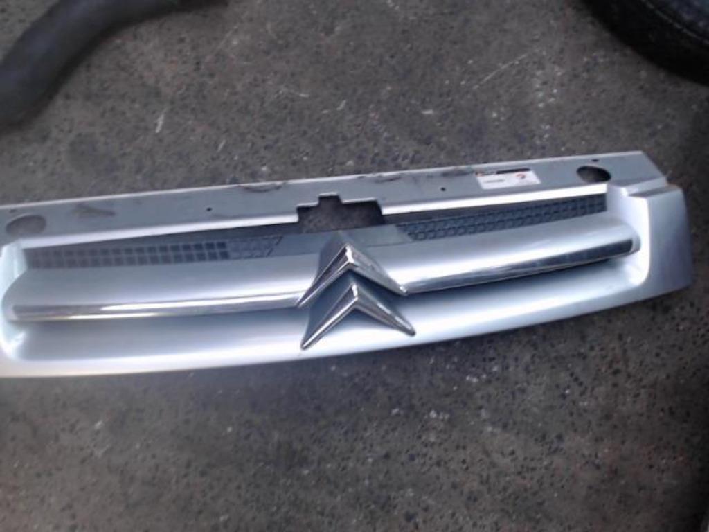 Calandre Citroen Berlingo 2002-2010 LP/14662, Auto-onderdelen, Carrosserie, Bumper, Voor, Gebruikt, Ophalen
