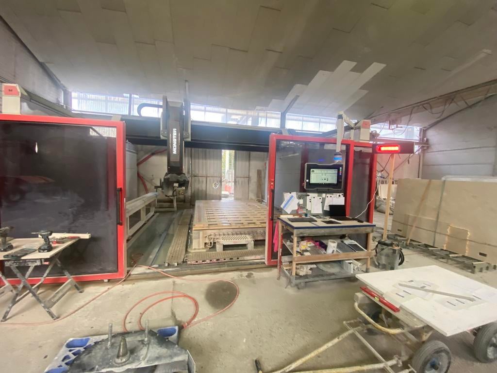 Grote 5-assige CNC machine, Enlèvement, Comme neuf, Électrique, Autres types