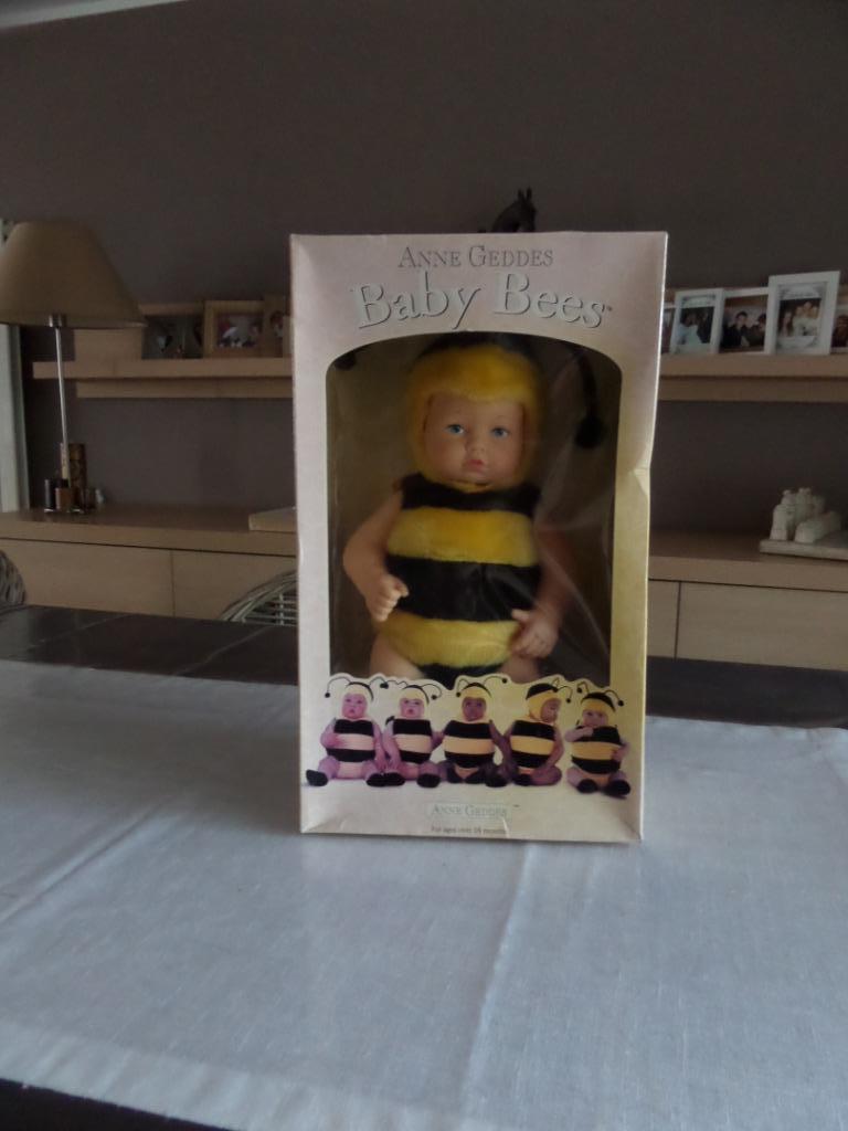 Nieuwe pop "Baby Bees" Anne Geddes anno 1998, Verzamelen, Ophalen of Verzenden, Nieuw, Pop