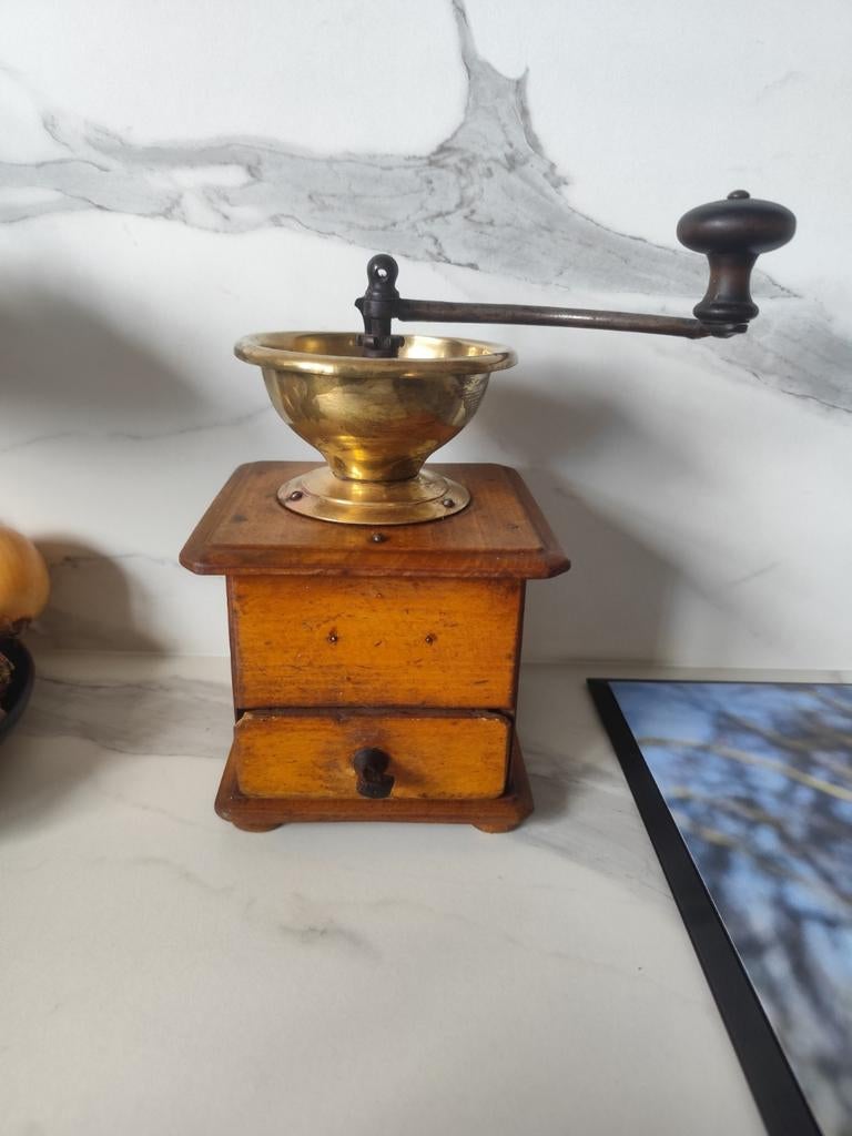 Koffiemolen Peugeot freres, Ophalen