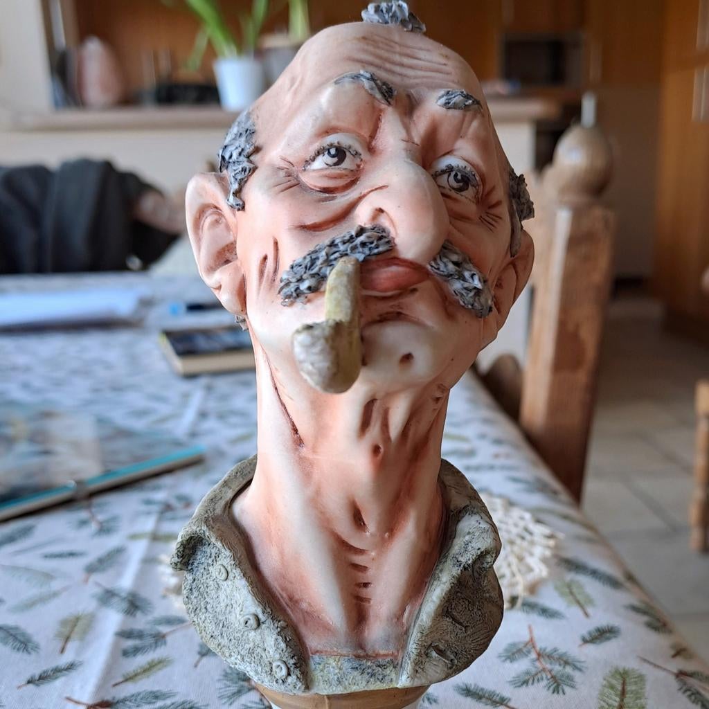Vieil homme avec une pipe, Enlèvement ou Envoi