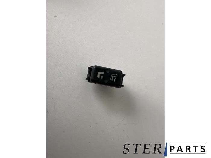 Commutateur chauffage siège d'un Mercedes SL, Enlèvement ou Envoi, 3 mois de garantie, Utilisé, Mercedes-Benz