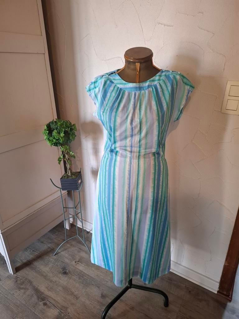 Robe légère tissu fluide et léger taille M, Taille 38/40 (M), Enlèvement ou Envoi, Comme neuf, Vert