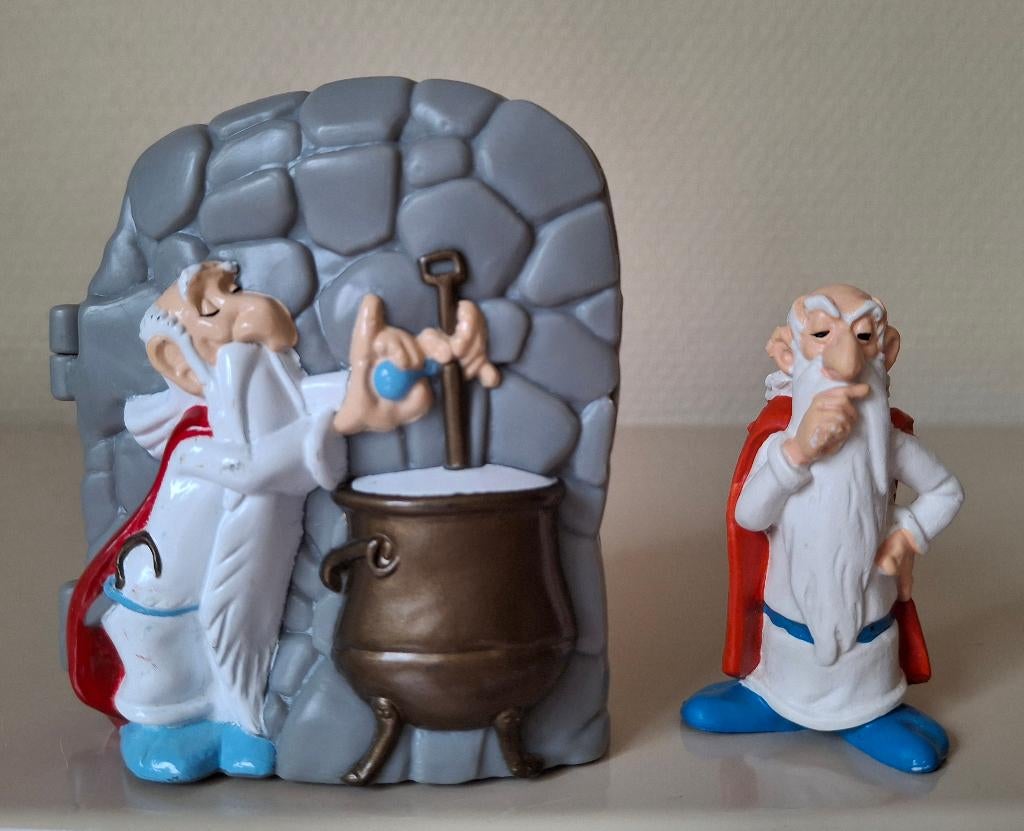 2 Figurines Panoramix (Asterix & Obelix) 1974 / 1999, Enlèvement ou Envoi, Comme neuf