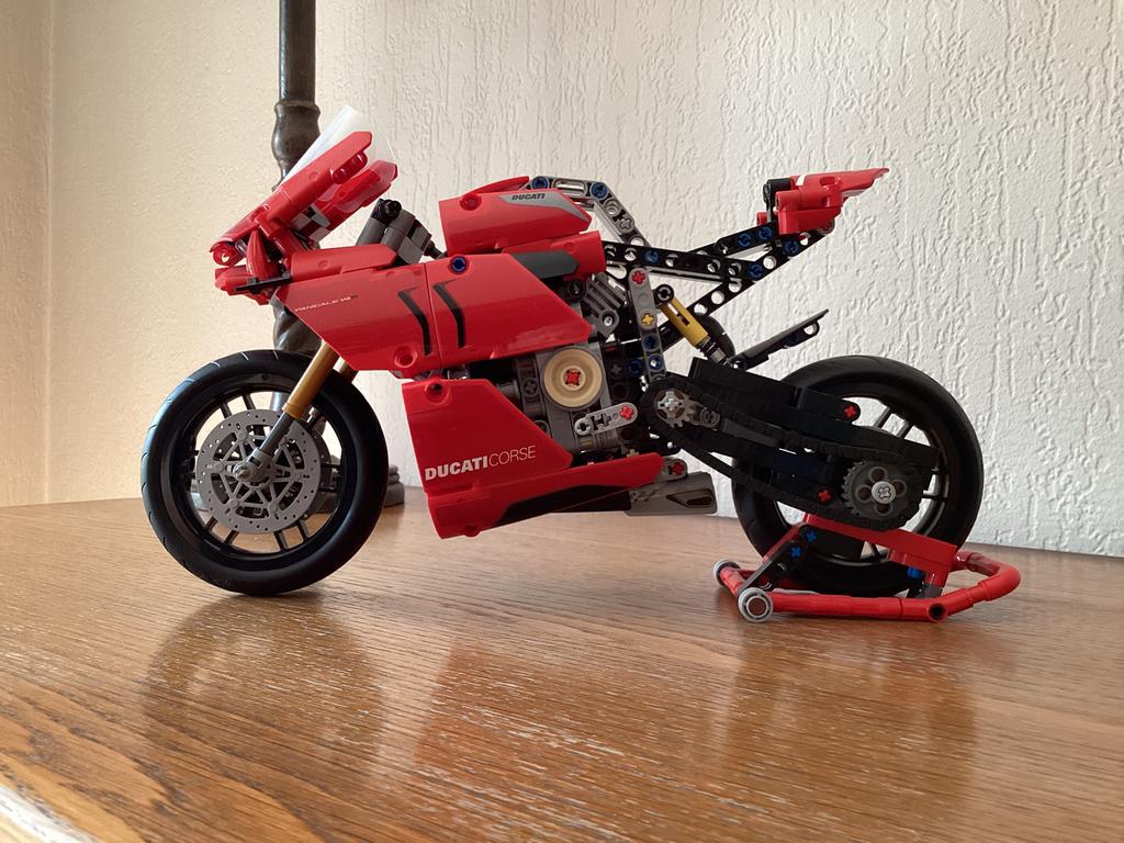 Ducati lego, Ophalen, Zo goed als nieuw