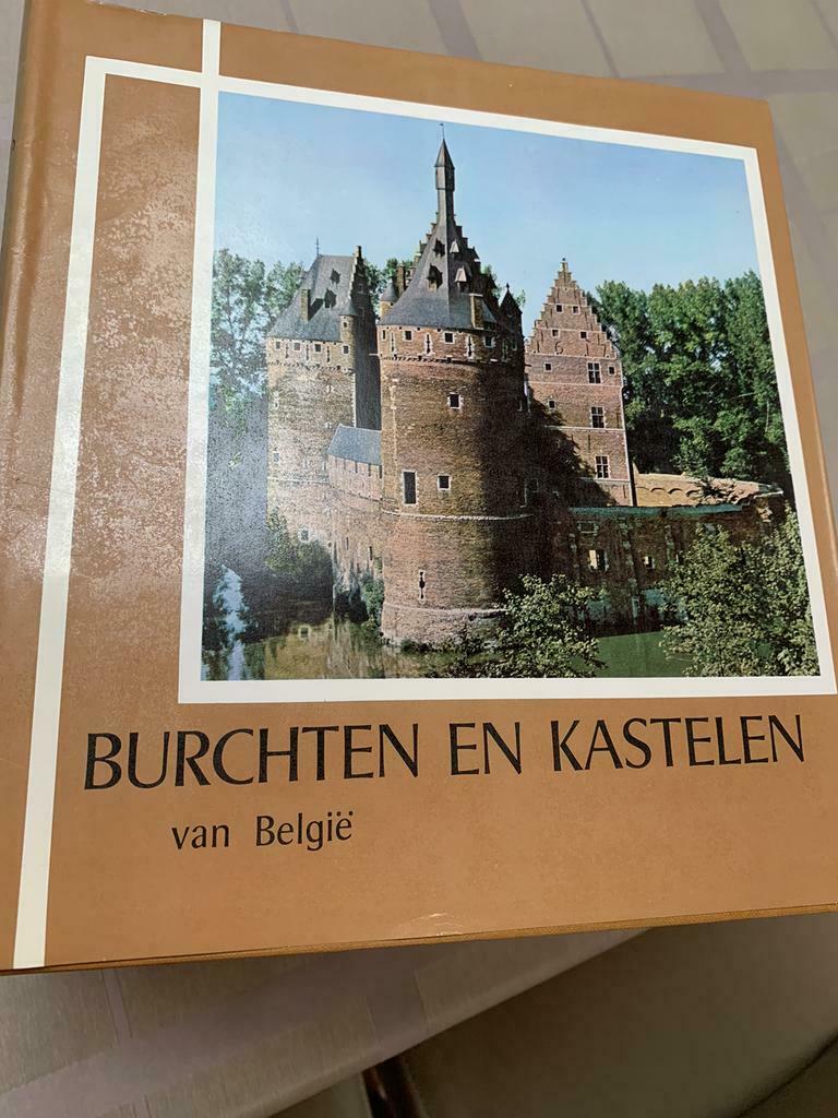 Burchten en kastelen van België, Ophalen, Zo goed als nieuw
