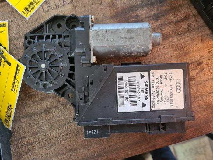 Raammotor Portier van een Audi A4, Auto-onderdelen, Carrosserie, Audi, Gebruikt, 3 maanden garantie, Ophalen of Verzenden