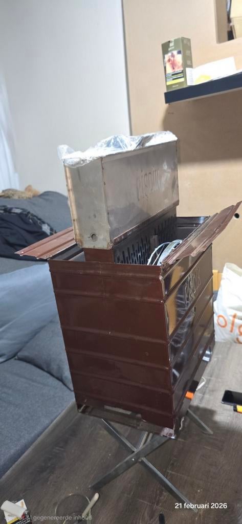 Pisdik barbeque oven. Nieuw in doos., Ophalen, Doos