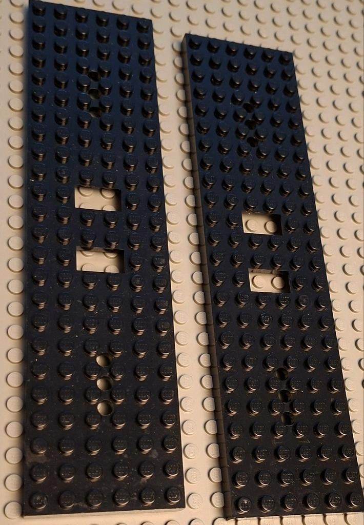 2x lego Train Base 6 x 24 with 3 Round Holes, Kinderen en Baby's, Speelgoed | Duplo en Lego, Ophalen of Verzenden, Lego