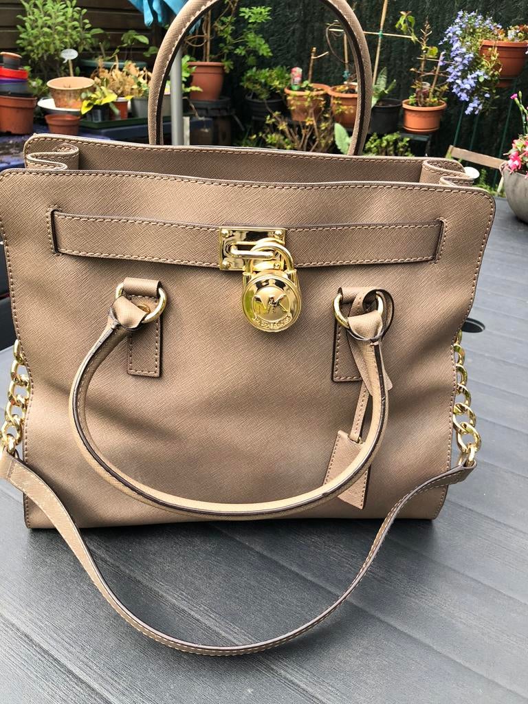 Michael Kors handtas “ Hamilton”, Ophalen of Verzenden, Zo goed als nieuw, Beige, Handtas