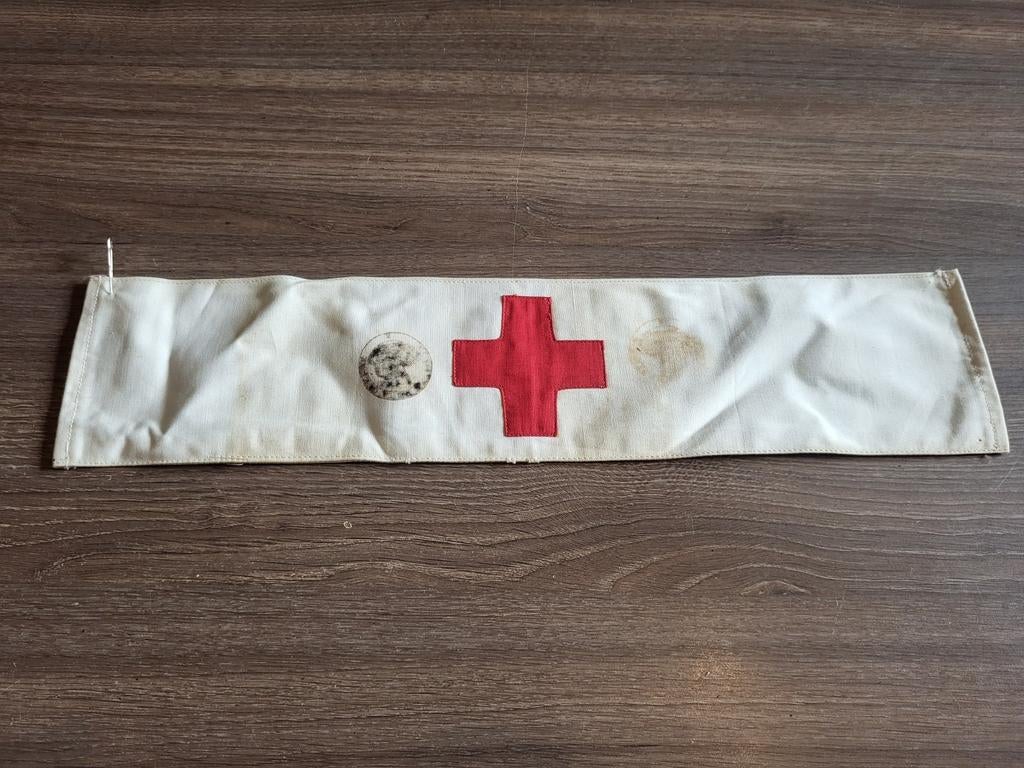 Brassard infirmier, US 2WW, Collections, Envoi