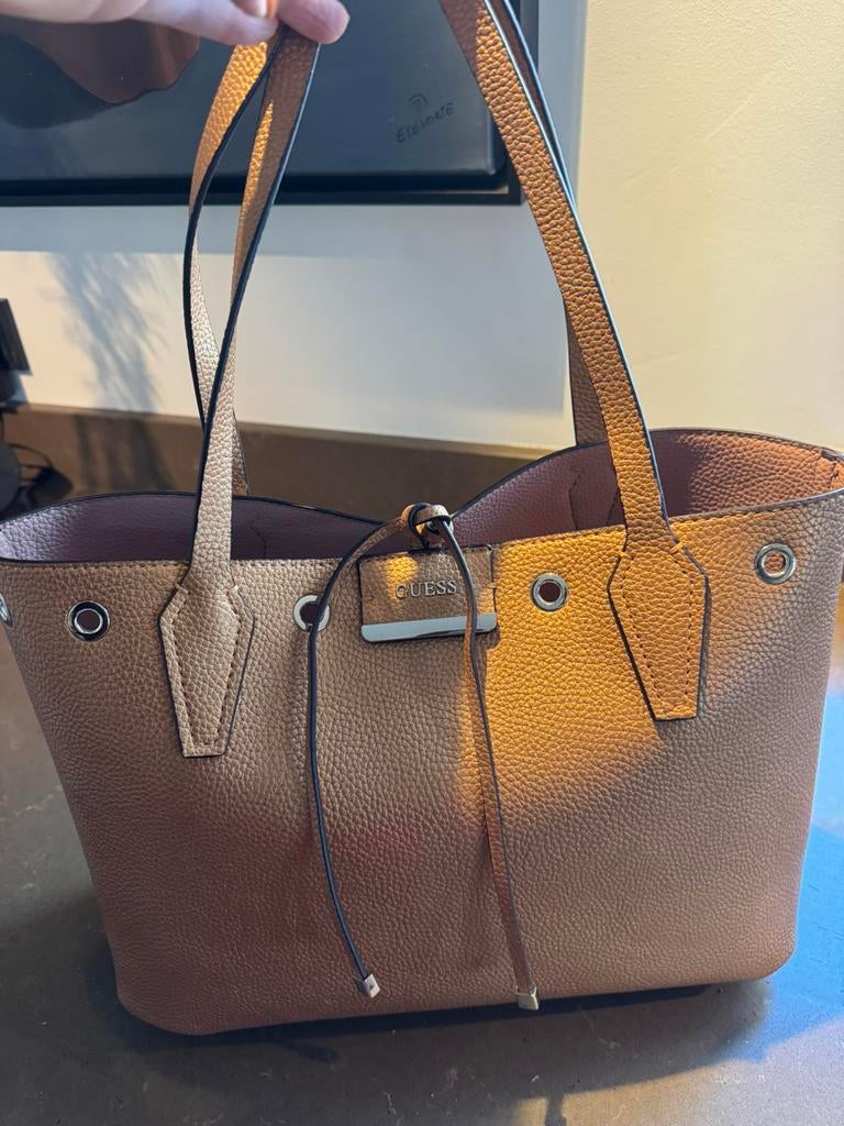 Prachtig Leren GUESS tas, Ophalen of Verzenden, Zo goed als nieuw, Roze, 35 tot 55 cm