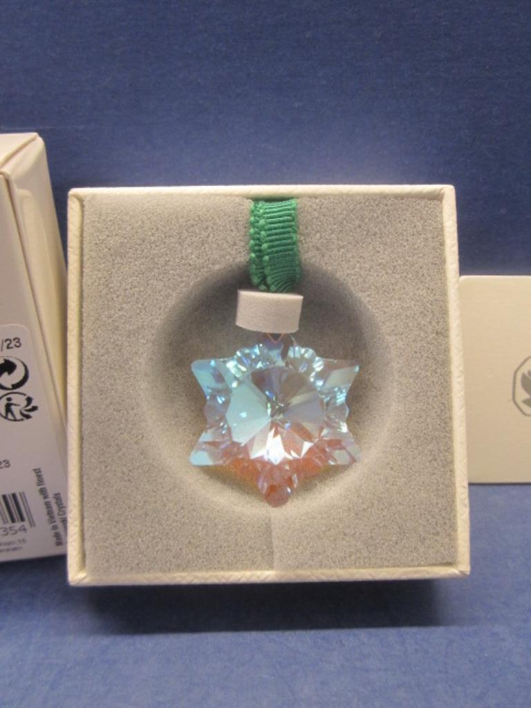 Swarovski Sneeuwvlok ster ornament, Verzamelen, Swarovski, Ophalen of Verzenden, Nieuw, Figuurtje