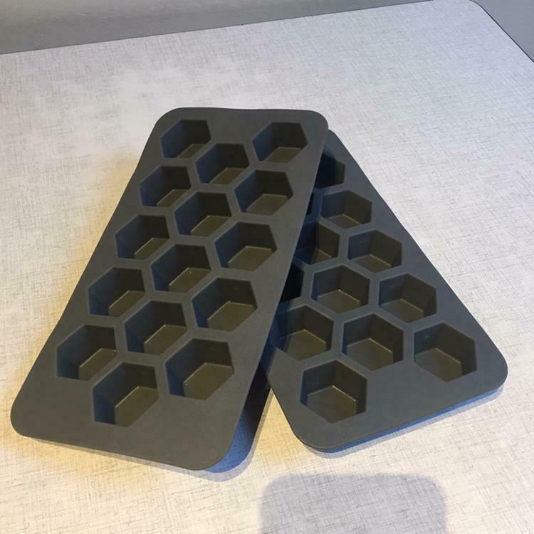 set / 2 moule à glaçons silicone 215-112-20mm voir descripti, Enlèvement ou Envoi, Comme neuf