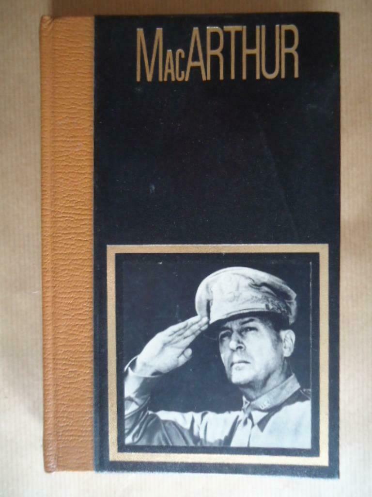 LES GRANDS CHEFS MILITAIRES MacARTHUR PRESENTE PAR BERNARD M, Enlèvement ou Envoi, Utilisé