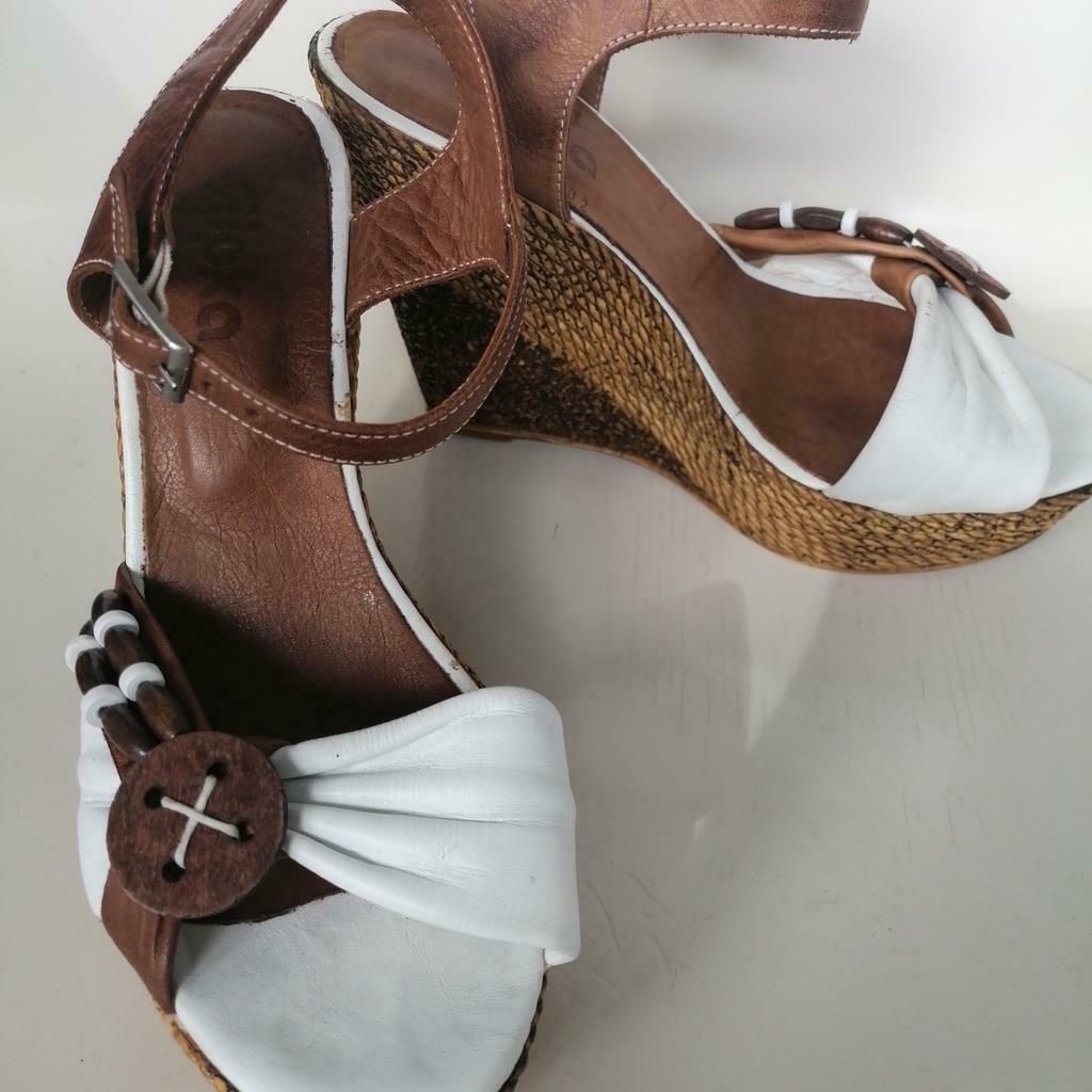 Witte lederen sleehakken/sandalen mt39  van het merk Ripka, Wit, Ophalen of Verzenden, Zo goed als nieuw, Ripka