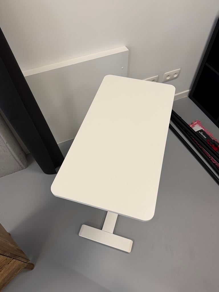 Petite table blanche, Enlèvement, Comme neuf, Table
