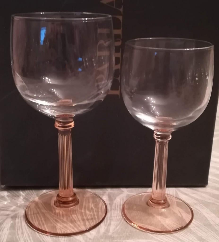 Vintage 8 grote en 8 kleine glazen Luminarc met roze voet, Collections, Verres & Petits Verres, Comme neuf, Autres types, Enlèvement ou Envoi