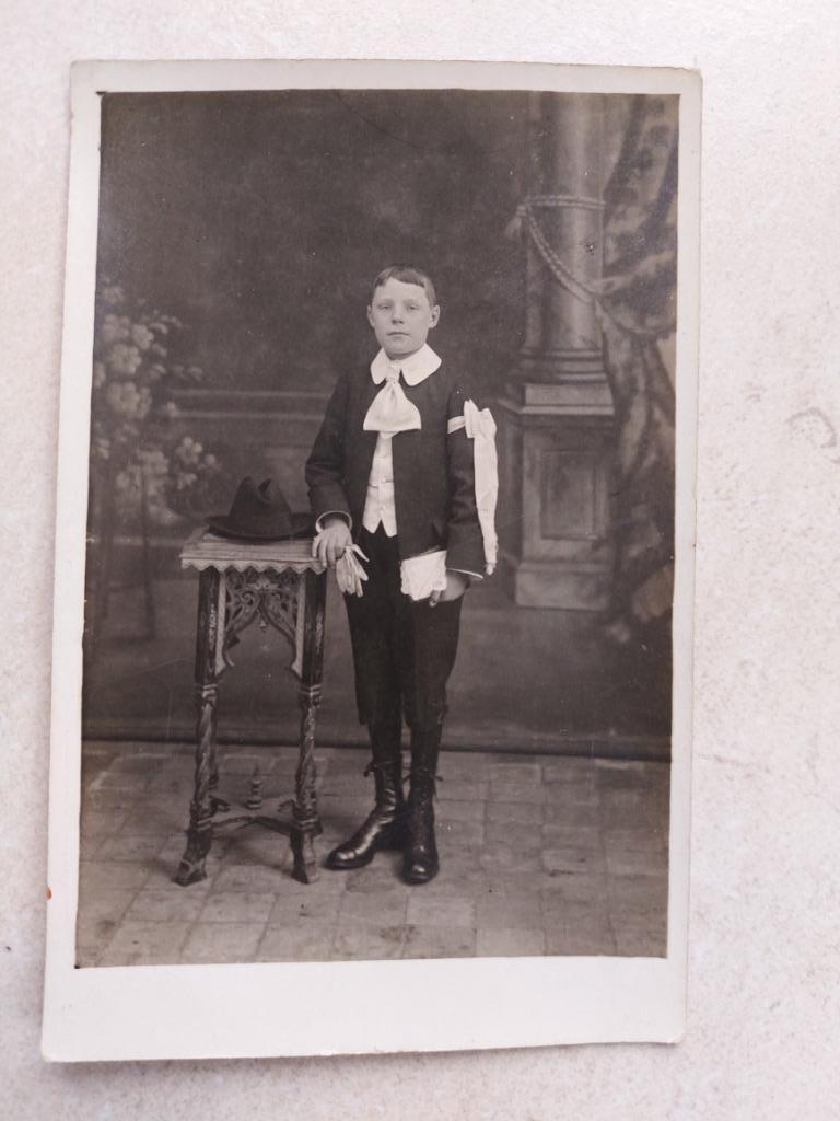 oude studiofoto : plechtige communie, Verzenden