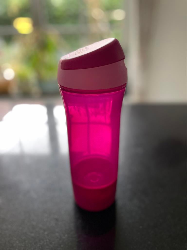 Bouteille, bouchon de sport et tasse, Enlèvement ou Envoi, Neuf