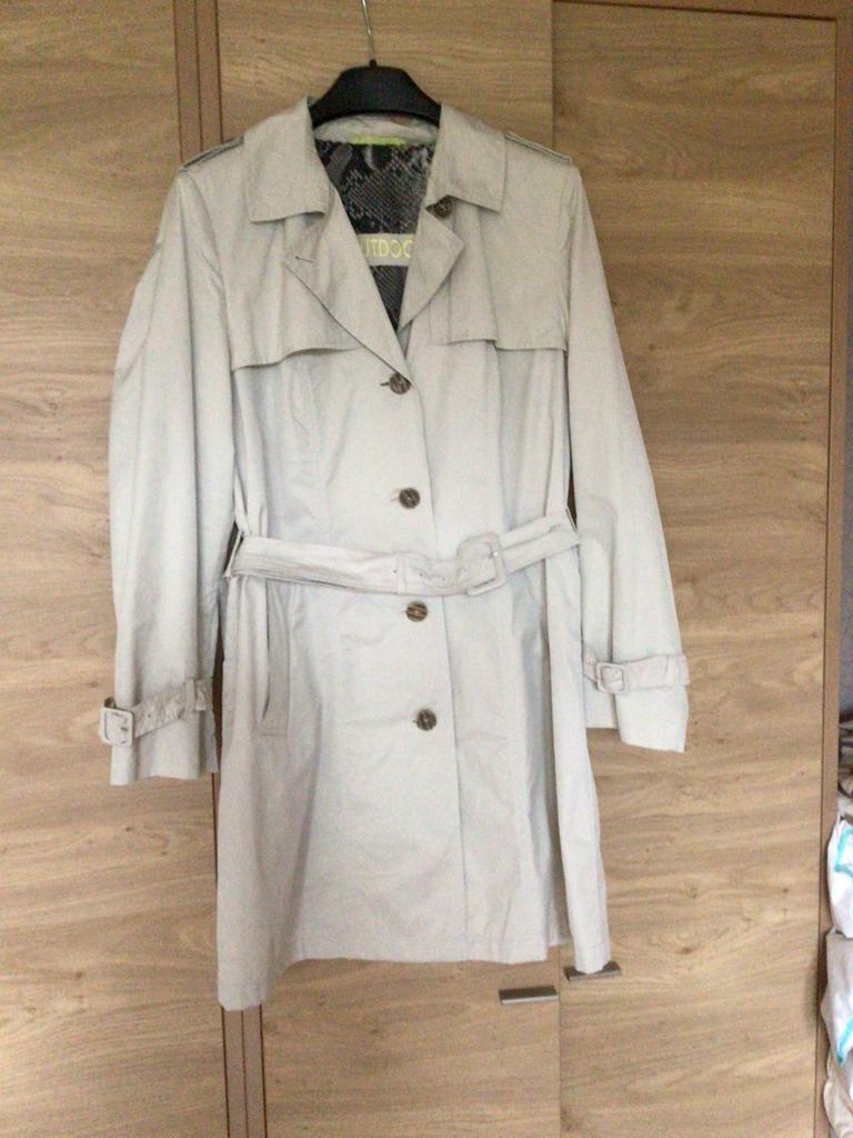 Trenchcoat. Maat 46, Ophalen of Verzenden, Zo goed als nieuw, Maat 46/48 (XL) of groter
