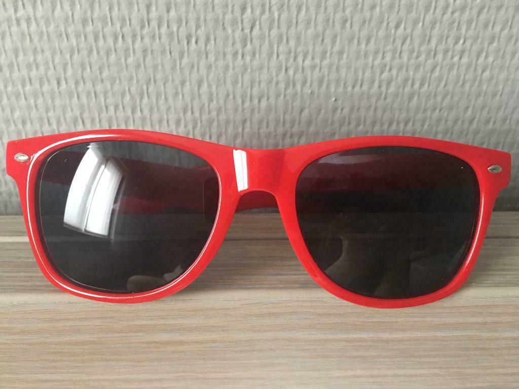 Rode zonnebril - NIEUW, Envoi, Neuf, Rouge, Lunettes de soleil