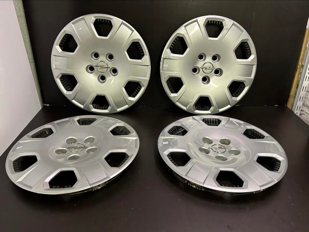 4 wieldoppen Opel Vivaro Astra Zafira Meriva Combo 16", Gebruikt