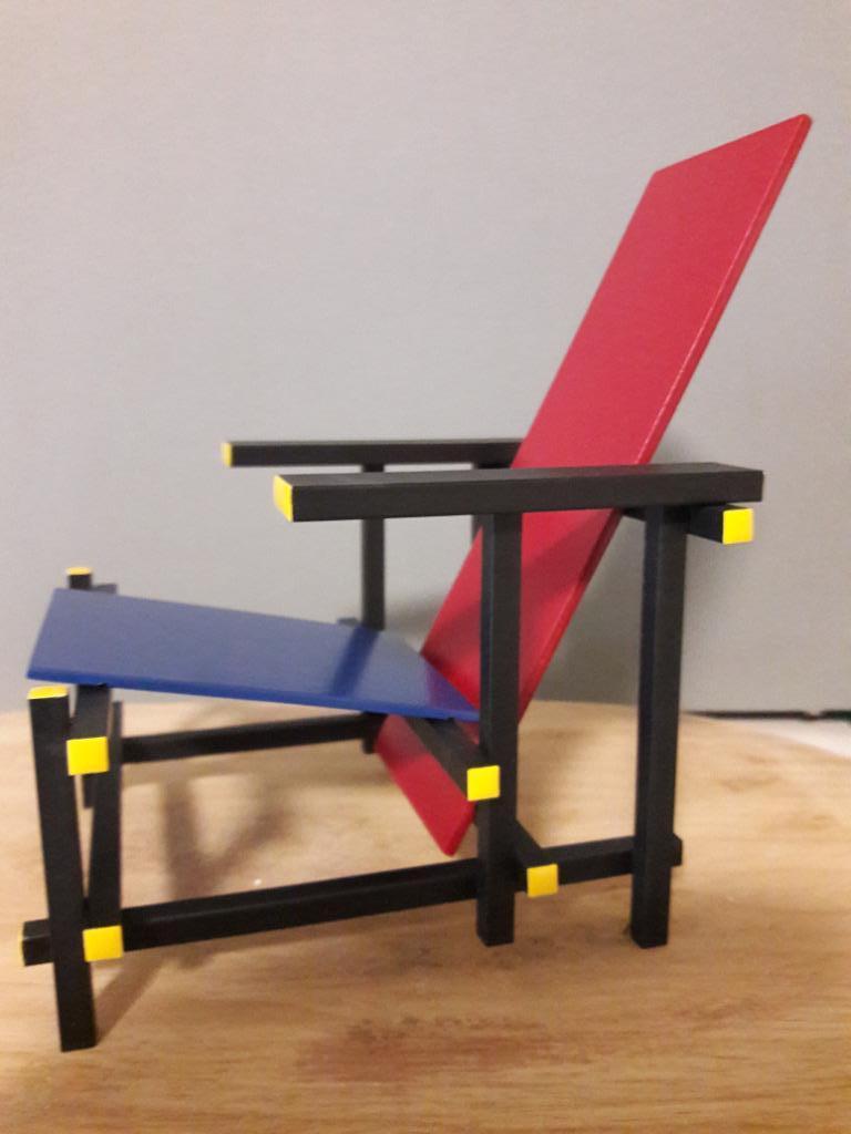 Rietveld stoel van de Vitra Museum Collectie schaal 1:6, Antiek en Kunst, Kunst | Designobjecten, Schaal, Ophalen of Verzenden