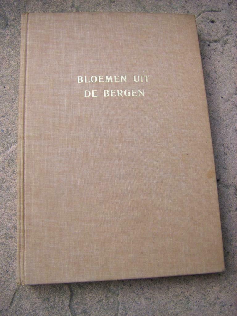 Twee Artisboeken: 65 jaar oud!, Ophalen of Verzenden, Gelezen, Plaatjesalbum