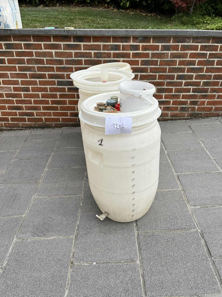 Tonneau Blanc / vin /120 Litres = 45 eu/ 20 Litres = 15 euro, Enlèvement, Utilisé