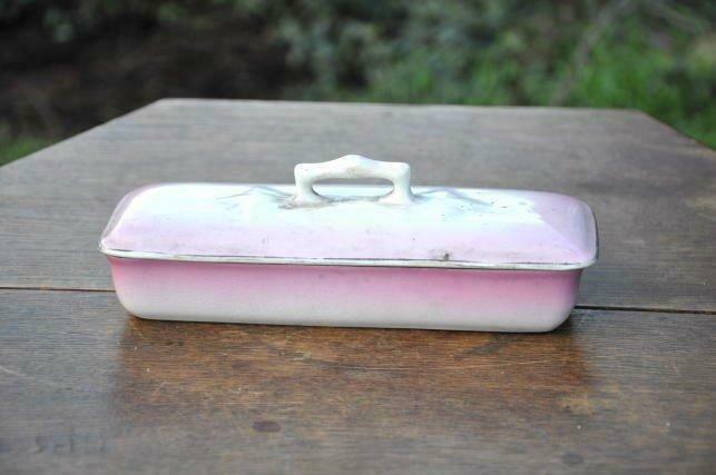 boite a peigne en faience blanche et rose, Antiquités & Art