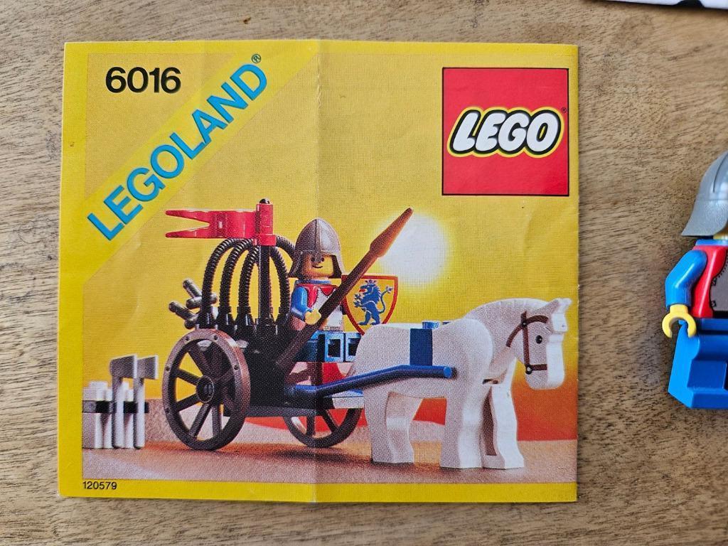 LEGO Castle Lion Knights Kasteel 6016 Knight's Arsenal TOPST, Enlèvement ou Envoi, Comme neuf, Ensemble complet, Lego