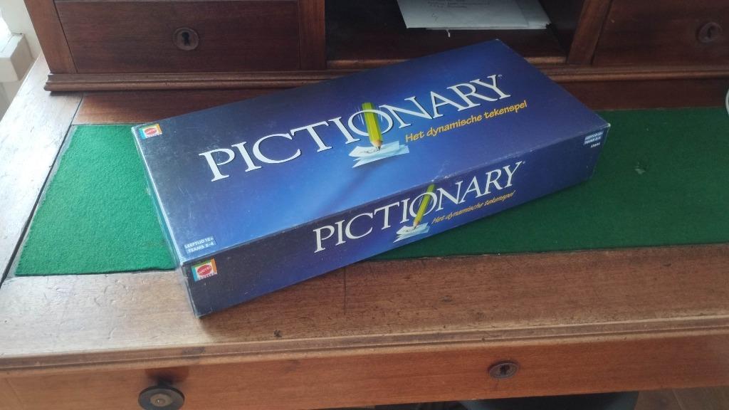Pictionary (in het Nederlands) 12 jaar en meer, Drie of vier spelers, Verzenden, Zo goed als nieuw, Mattel