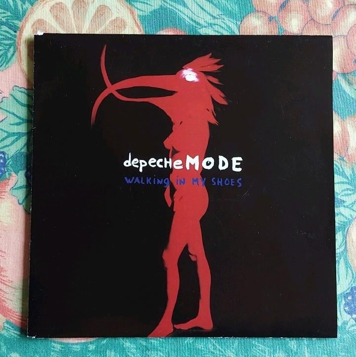 45 tours. Depeche Mode.  Walking in my shoes.  Indisc, Enlèvement ou Envoi, Comme neuf