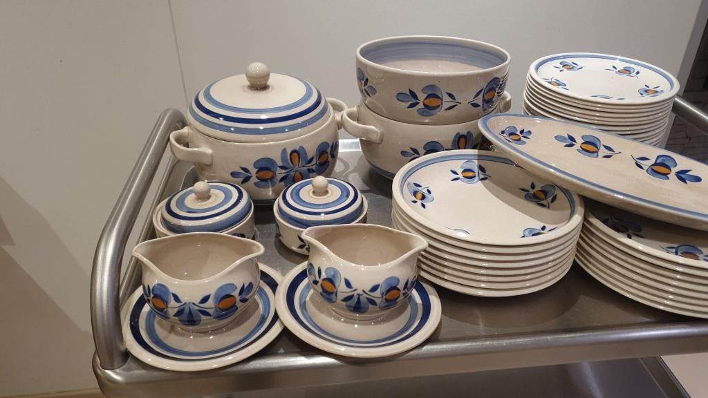 super service de table "boch", Assiettes(s), Comme neuf, Enlèvement, Autres styles